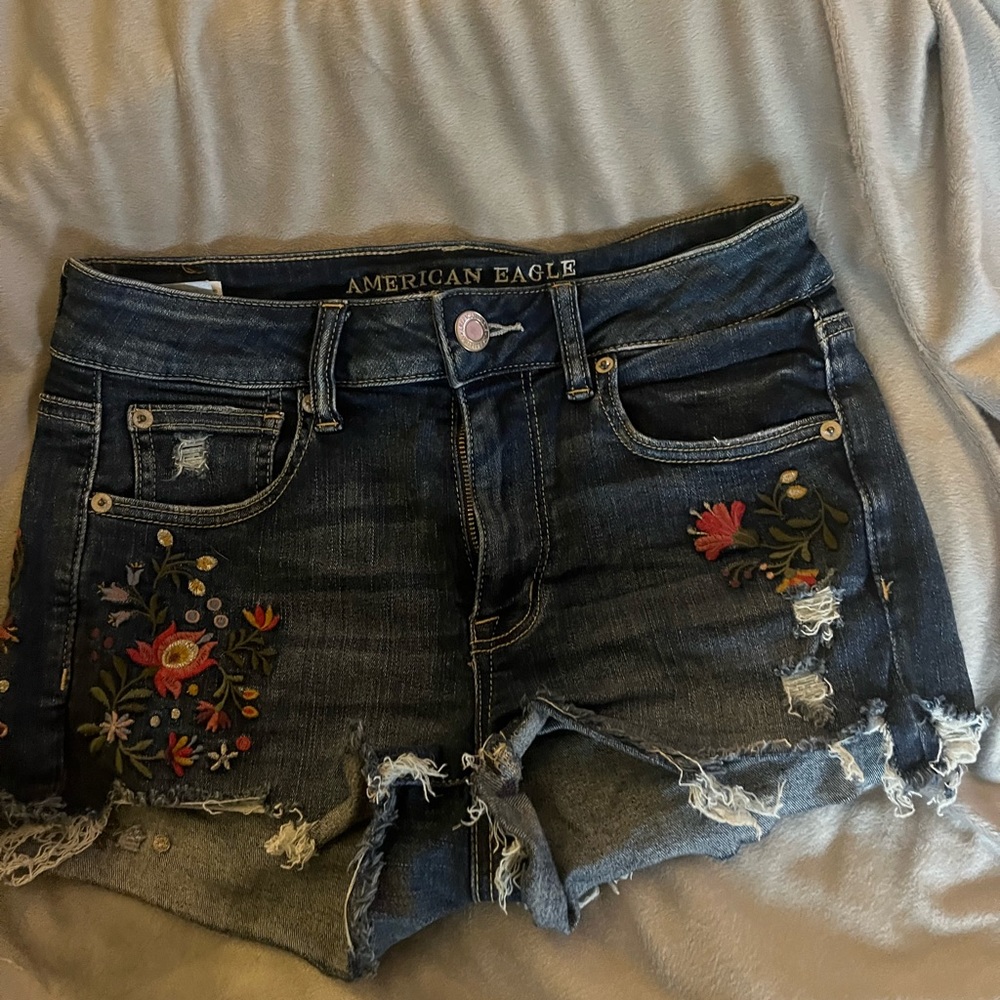 American eagle floral shorts